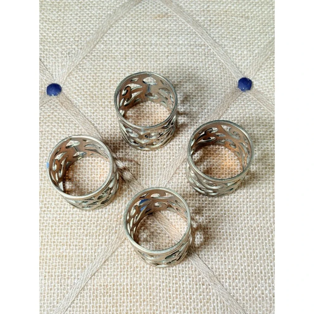 EUC 4 GOLD TONE BRASS METAL FLORAL FILIGREE NAPKIN RINGS